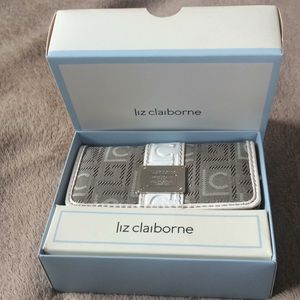 NWT, Liz Claiborne Wallet, Color: Camel / White